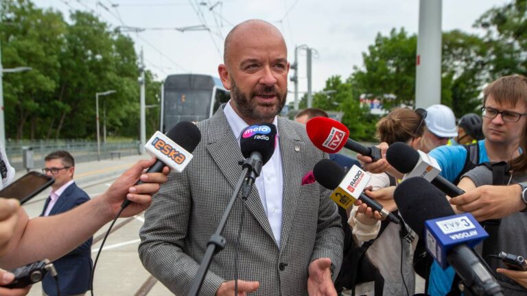 Aaf913c76e2eb9fc871e7673ea0b522c, Biznes Fakty