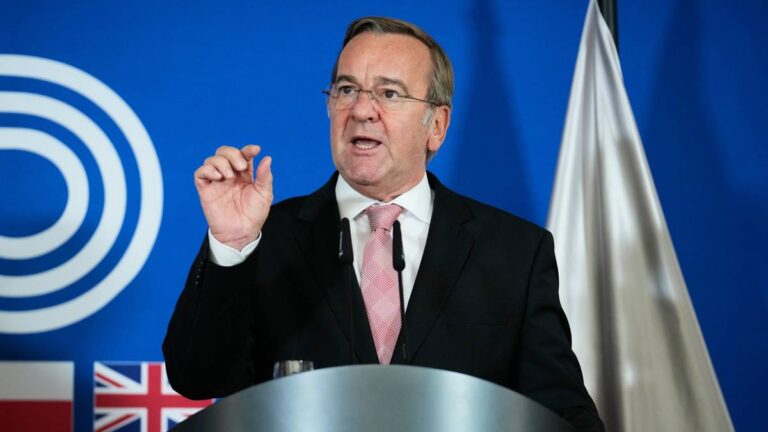 Niemiecki minister obrony o terminie starcia z Rosją: „To przedostatnie beztroskie wakacje” Aeb540709adaeee8adca38340ef1babd, Biznes Fakty