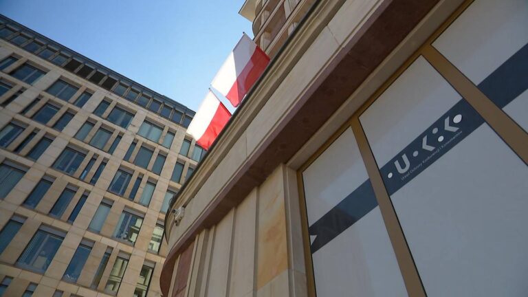 Znad znanymi twórcami w sieci gromadzą się problemy. Działania UOKiK.