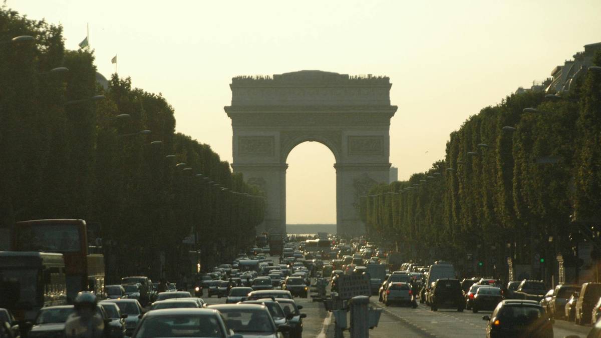 Ee41f773e8f62ba0f7024b17f4475de9, Biznes Fakty