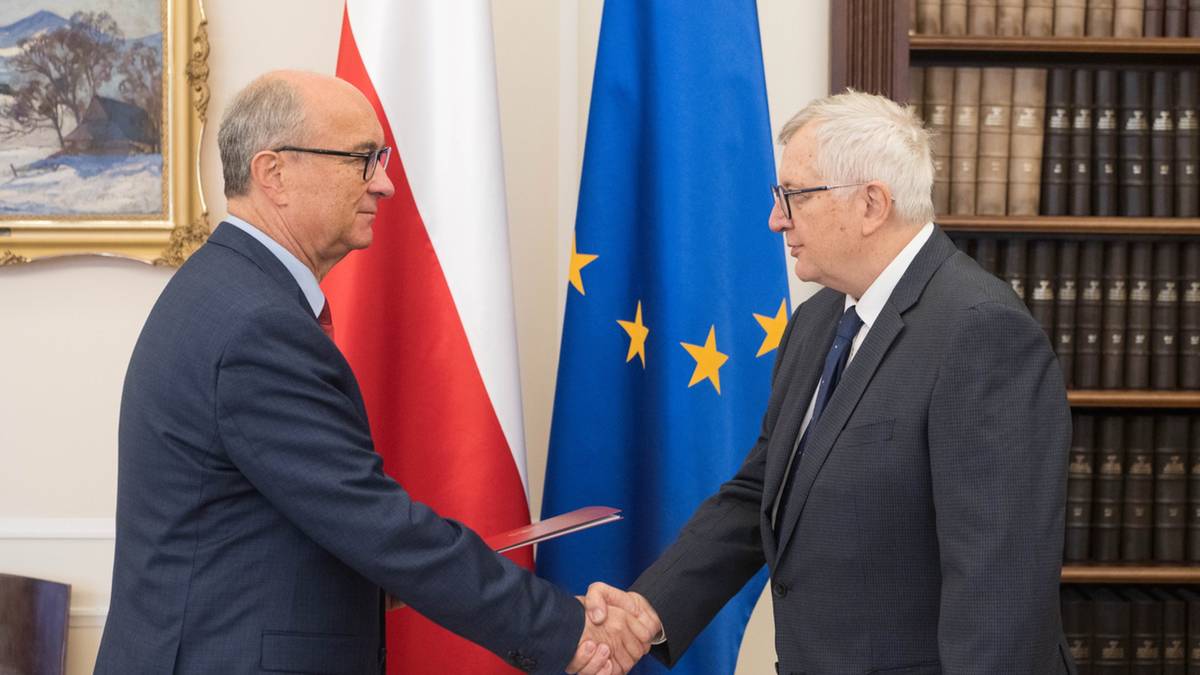 F5c33488f0d43f2a63e53215cf74ccc8, Biznes Fakty