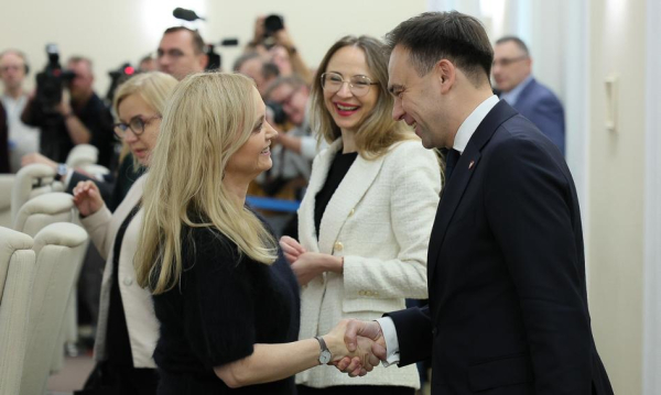 Skarb Państwa wspiera Fundusz Zdrowia. Szef resortu finansów zapewnia dofinansowanie. Jest Pomoc Rzdu Dla Nfz Minister Finansw Rzuca Koo Ratunkowe 0b292b2, Biznes Fakty