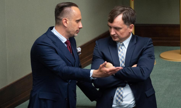 Kowalski oferował fundusze politykom? Poseł Konfederacji zdradza szczegóły ze spotkania u Ziobry. Kowalski Proponowa Politykom Pienidze Z Funduszu Sprawiedliwoci Pose Konfederacji Ujawnia Kulisy Spotkania U Ziobry 82fd6f2, Biznes Fakty