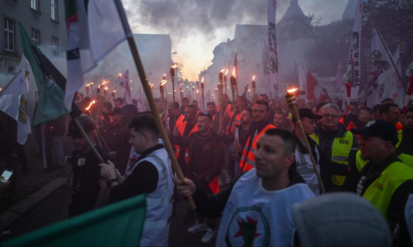 Gwiezdny pochód w Katowicach. Sprzeciw wobec „nikczemnemu” Zielonemu Porozumieniu. Marsz Gwiadzisty W Katowicach To Protest Przeciwko Zbrodniczemu Zielonemu Adowi 56be3be, Biznes Fakty