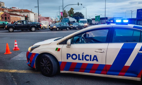 Portugalska policja triumfuje. Odzyskano 400 kosztowności z kradzieży w 2009 roku. Sukces Policji W Portugalii Suby Odzyskay 400 Klejnotw Skradzionych W 2009 R 69e4367, Biznes Fakty