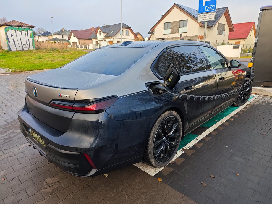 Limuzyna nie zawsze się mieściła na miejscach do ładowania