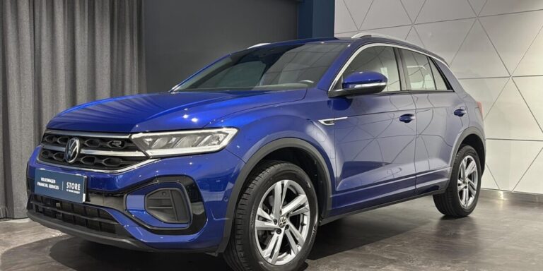 Rekordowa sprzedaż VW FS STORE! Powodów do radości jest mnóstwo.