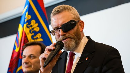 Zdelegalizować partię Brauna? To sądzą Polacy