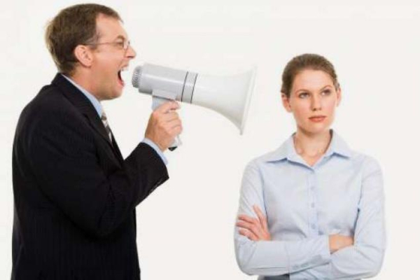Ostry język to główne narzędzie szefa