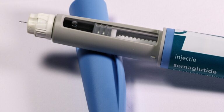 Koniec ery zastrzyków. Sławny środek na schudnięcie dostępny w pigułkach.