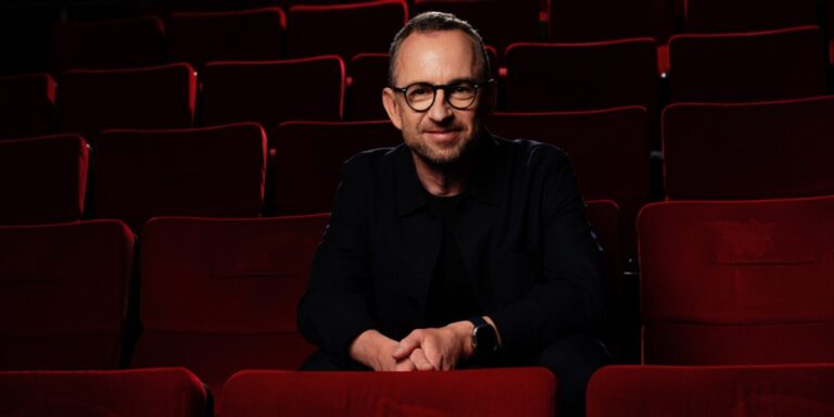 2026: Prawdziwość vs. Technika i SI w marketingu i kinie.