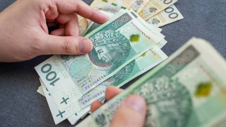 Tysiące Polaków z nową decyzją ZUS. Nowelizacje od stycznia. Tysiące Polaków z nową decyzją ZUS. Nowelizacje od stycznia.