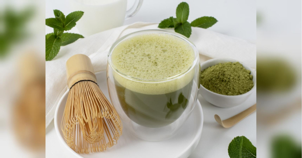 Matcha zamiast kawy: jak naprawdę działa ta japońska herbata