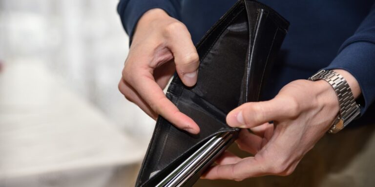 Aż tylu Polaków bez jakichkolwiek rezerw finansowych. Najnowsze ustalenia