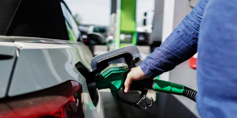 Amerykańska benzyna w 2026 najmniej kosztowna od czasu pandemii. Wenezuela bez wpływu.