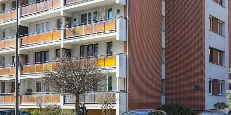 Gdańsk przoduje we wzroście cen mieszkań. W innych miastach, spadki cen kawalerek.