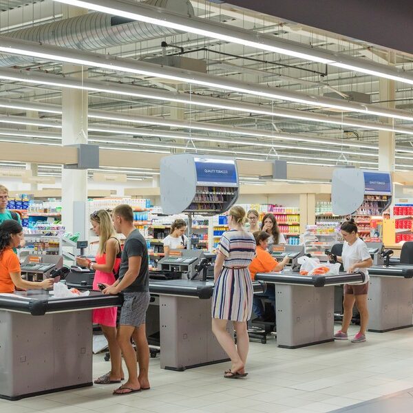 Spadki zatrudnienia w handlu w roku 2025. Utrata pracy przez&hellip;