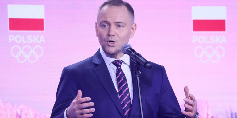 Karol Nawrocki wylatuje do Davos. W programie spotkanie z Trumpem.