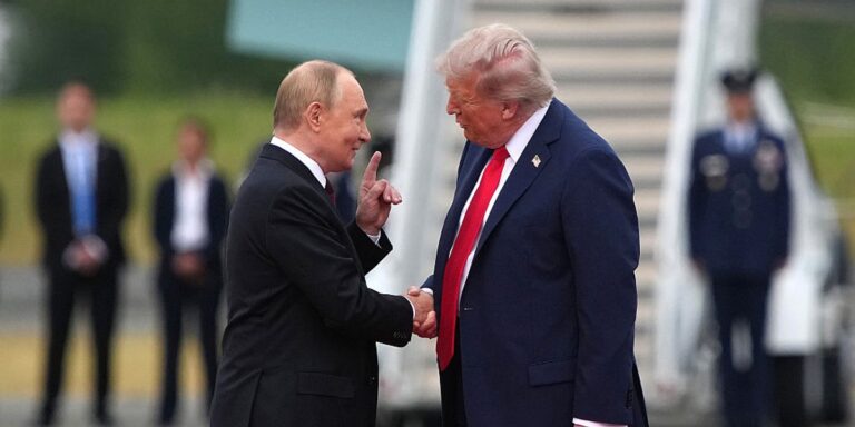 Trump i Putin: Szczegóły rozmowy.