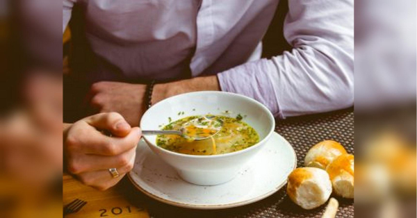 Żołądek napełnia się i rozciąga szybciej: ekspert wyjaśnia, co się stanie, jeśli przestaniesz jeść&hellip;