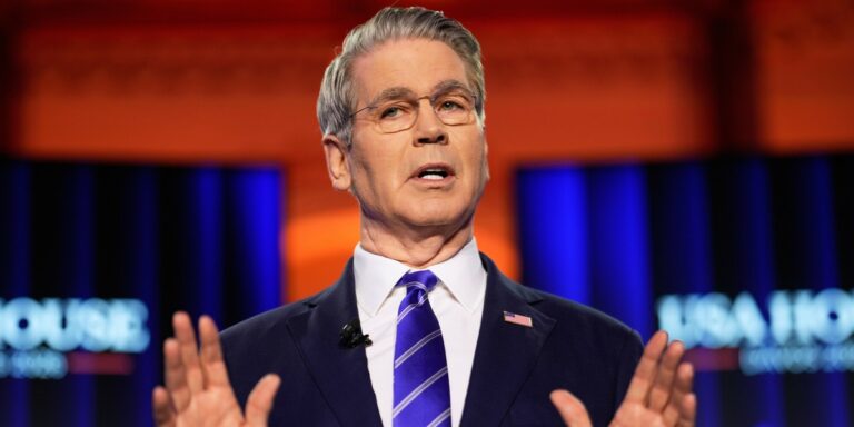 Scott Bessent wzywa do opanowania w kwestii Grenlandii. Davos pod naciskiem Trumpa.