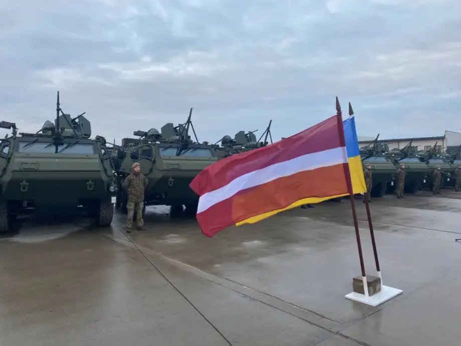 Łotwa przekazała Ukrainie w listopadzie 21 obiecanych pojazd&oacute;w Patria 6x6.