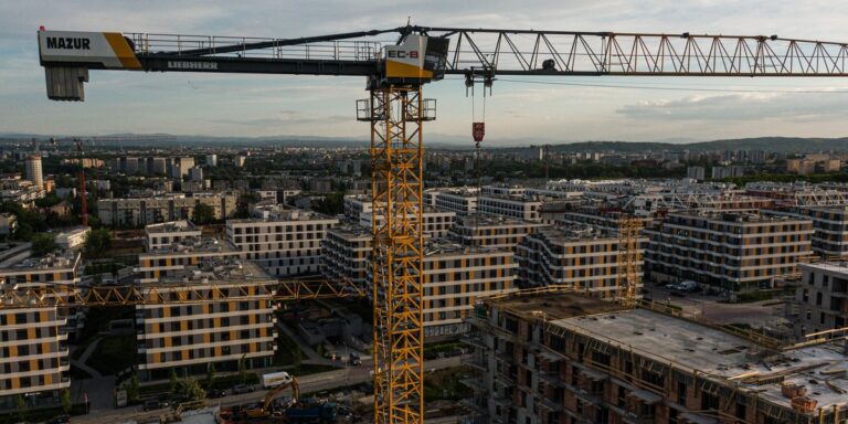 Prognoza cen mieszkań w 2026 od analityków Credit Agricole.