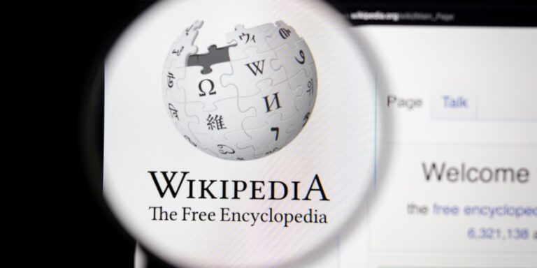 Wikipedia zawiera porozumienia z potentatami branży AI. Nowy etap po ćwierćwieczu.