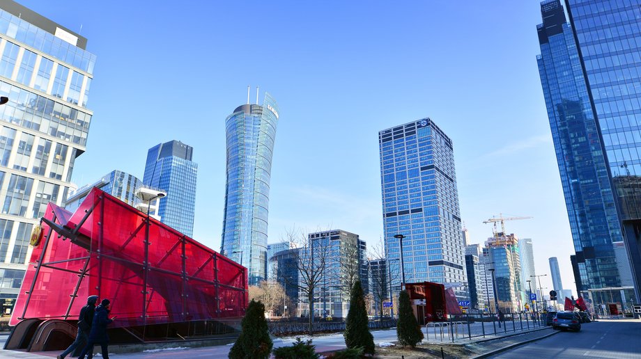 Perspektywy na rok 2026: Przedsiębiorstwa inwestują w standard przestrzeni biurowych. Podaż ograniczona, oczekiwania rosną. 5 Wycofywanie biurowców z rynku najsilniej obserwowane jest w Warszawie