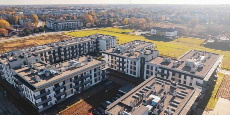 Polska: krajobraz rynku nieruchomości w rozsypce. Czemu w roku 2026 prym wieść będą miasta, a nie „siły rynkowe”?