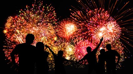 Lubimy sobie postrzelać w sylwestra. Polska w czoł&oacute;wce globalnego rynku fajerwerk&oacute;w
