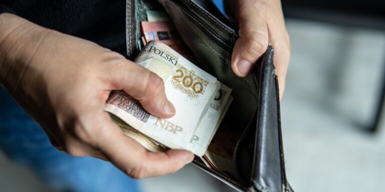 Przełom w finansach rodzinnych Polaków. Wysokie ceny aż do „niedorzeczności 2025”.