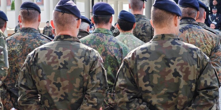 Wschodnia Flanka wzmacniana. Armia ogłasza postępy.