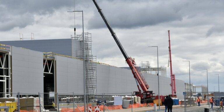 Mercedes-Benz powiększa fabrykę w Jaworze. Utworzą się liczne etaty. Mercedes-Benz powiększa fabrykę w Jaworze. Utworzą się liczne etaty.