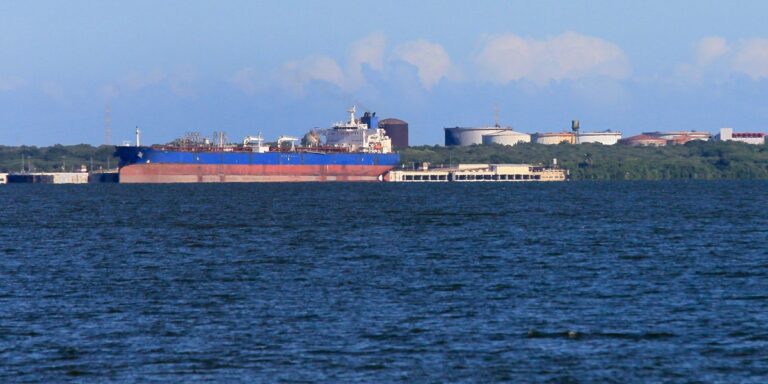 Amerykańska interwencja militarna na Karaibach. Schwytano następny tankowiec z „ukrytej floty”.
