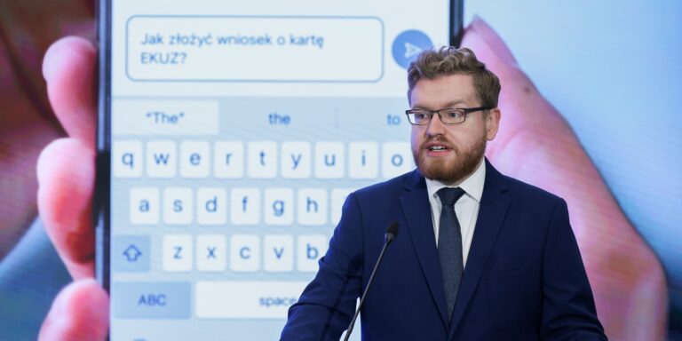 Przekształcenia w unijnych konkursach dla fabryk AI. Polska konkuruje o fundusze.