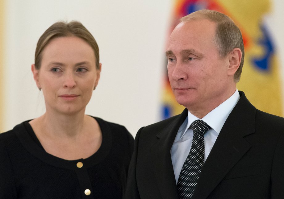 Prezydent Rosji Władimir Putin (z prawej) i &oacute;wczesna ambasadorka Polski w Rosji Katarzyna Pełczyńska-Nałęcz uczestniczą w ceremonii wręczenia list&oacute;w uwierzytelniających w Kremlu w Moskwie, 19 listopada 2014 r.