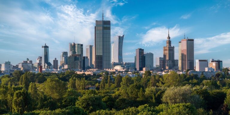 Pekao przewiduje boom inwestycyjny i spadek stawek. Oto prognoza dla polskiego rynku na ten rok.