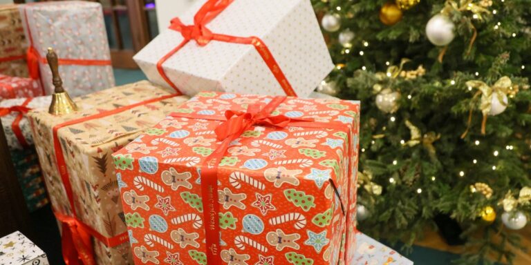 Gwałtowny wzrost oddawania nietrafionych upominków. Powracające przesyłki.