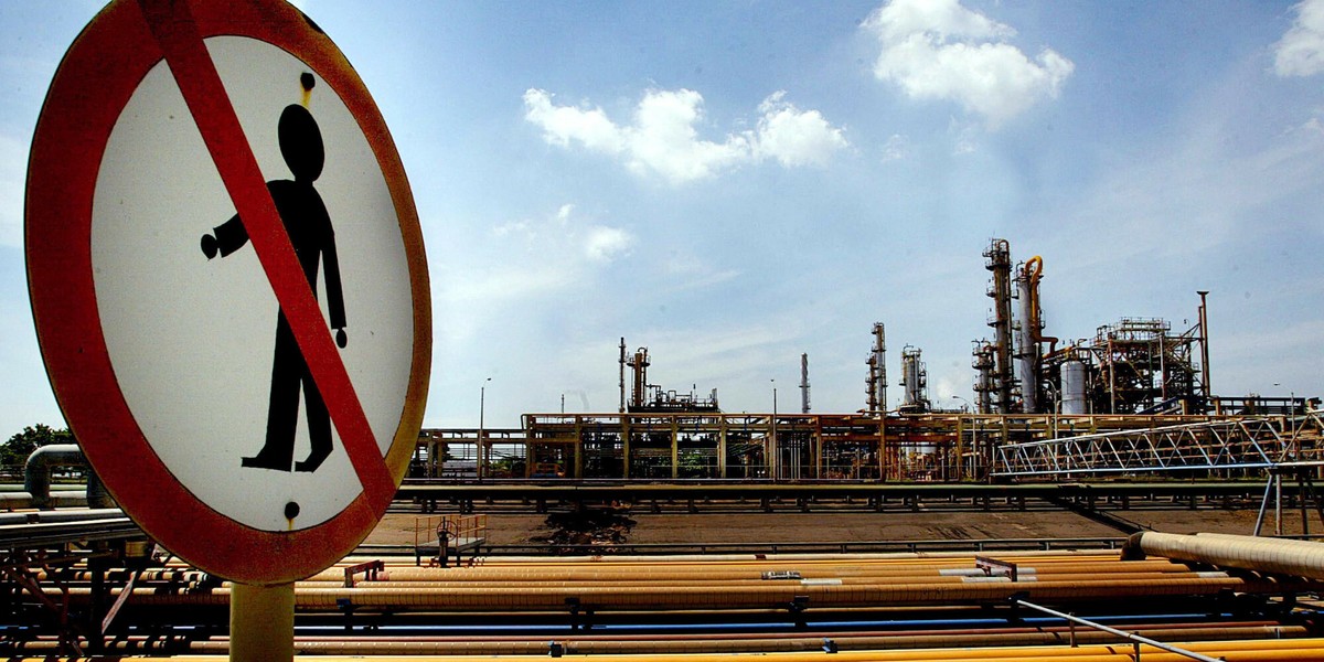 Widok na zakład należący do Kompleksu Petrochemicznego El Tablazo, 500 km na p&oacute;łnocny zach&oacute;d od Caracas