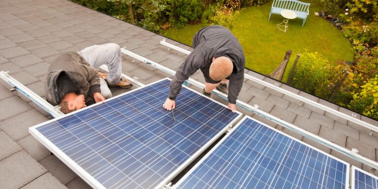 Mniejsze opłaty wabią, lecz zagrożenie zniechęca. Co odciąga Polaków od solarów?