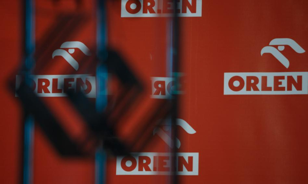 Orlen najmocniejszy w WIG20 i zn&oacute;w powyżej 100 zł. WIG przebił 120 tys. pkt. pierwszy raz w historii