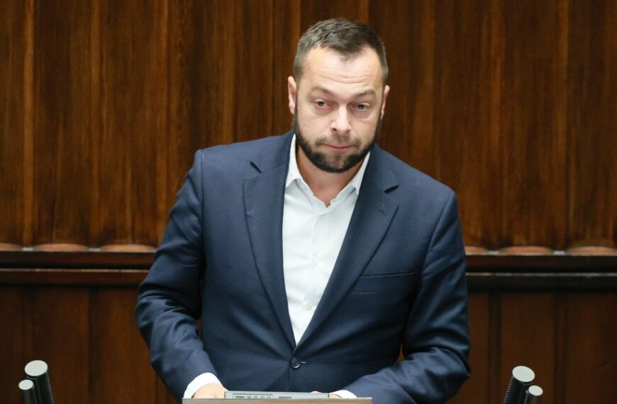 Główna 57 Sąd skazał Bartosza Romowicza: Czy poseł straci członkostwo w partii?