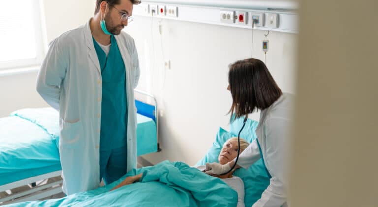 Samorząd lekarski rewolucjonizuje rezydentury: poznaj kluczowe zmiany w przepisach