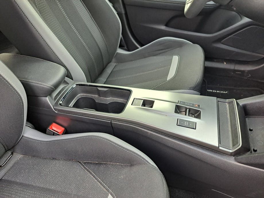 Opel Mokka GS: Miejski SUV z hybrydą – czy podbije serca kierowców? 22 Opel Mokka