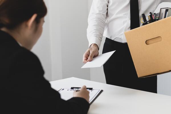 Główna 51 Groźba zwolnieniem – ryzykowny sposób na podwyżkę pensji