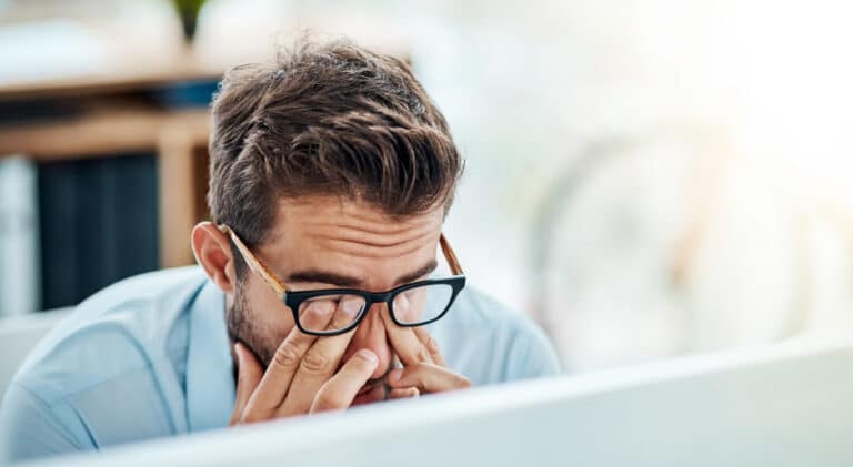 Jak aplikacja zabija współpracę: Zyski firmy kosztem relacji zespołu