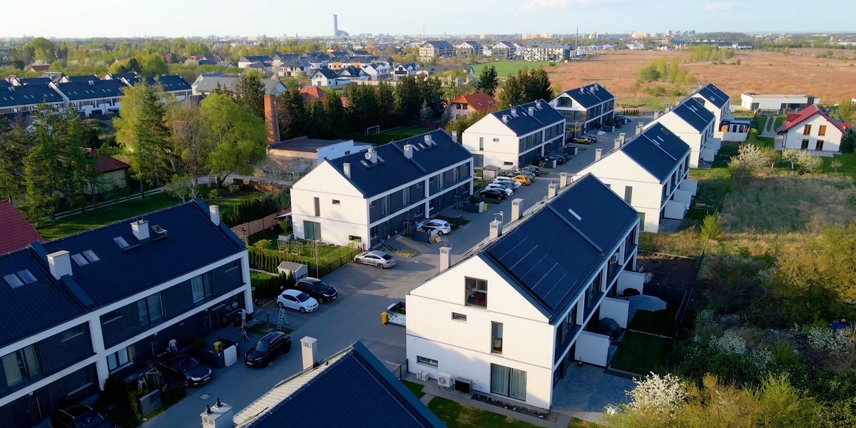 Domy wznoszone przez deweloper&oacute;w od dawna są mniejsze niż te realizowane przez prywatnych inwestor&oacute;w