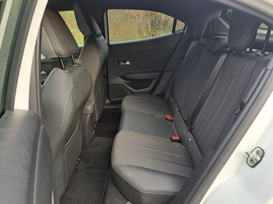 Opel Mokka GS: Miejski SUV z hybrydą – czy podbije serca kierowców? 15 Opel Mokka