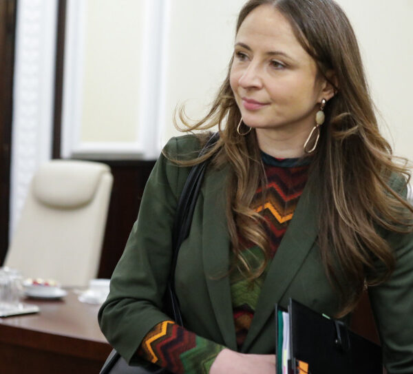 Główna 158 Minimalne wynagrodzenie na rozdrożu: Nadchodzi rewolucja?